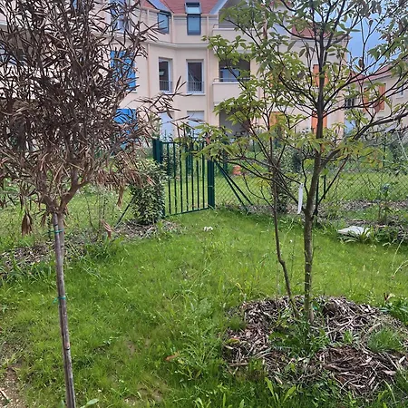 Du Golf- Terrasse Et Jardin Prive Apartmán