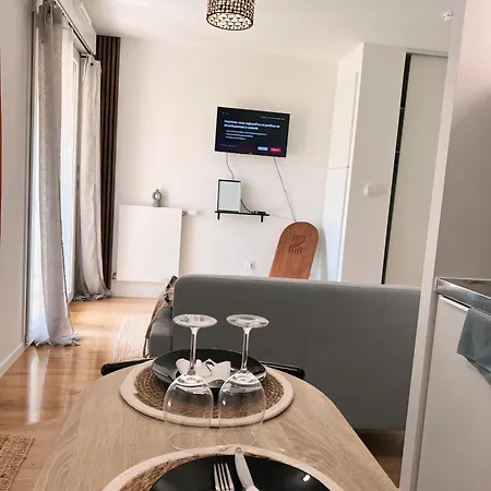 Du Golf- Terrasse Et Jardin Prive